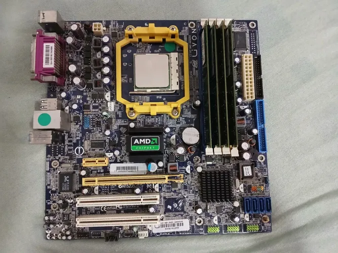 Kit placa mãe,memória e processador (placa mãe com defeito)