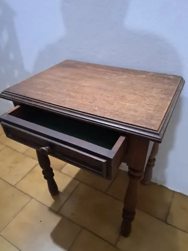 MESA DE CABEÇEIRA -COLONIAL 01 GAVETA -  53 X 36 X 58 (h) cm