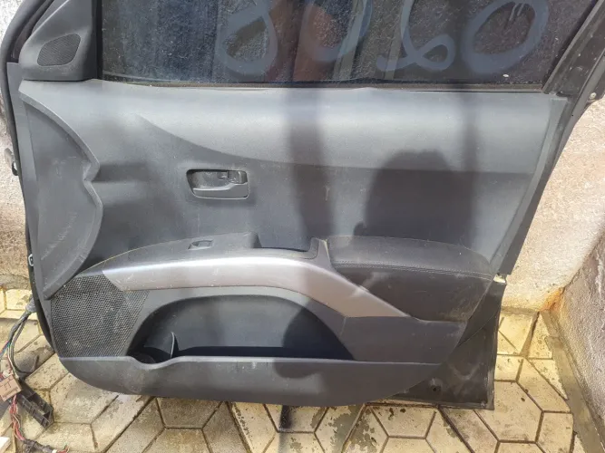Portas Outlander V6 2008