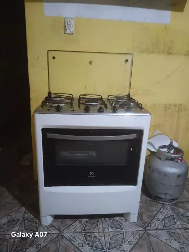 Vende-se fogão 6 bocas Electrolux