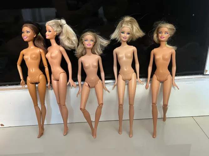 Lote Sucatas Barbies Articuladas LEIA A DESCRIÇÃO