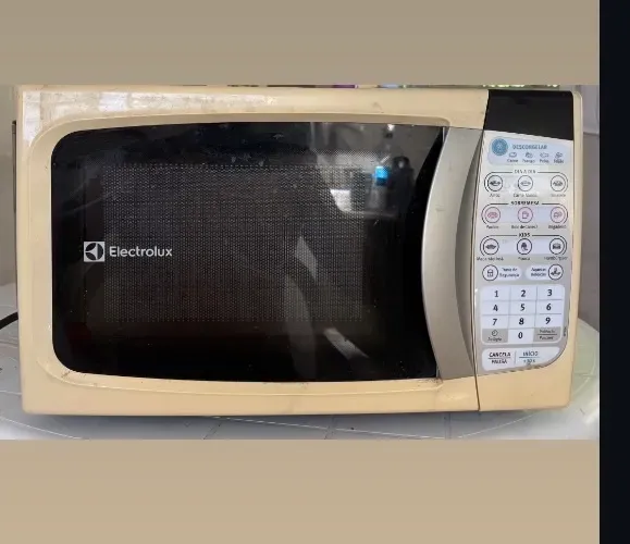 Microondas novinho Electrolux 