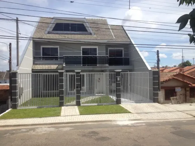 sobrado com 380 m2 capao raso com 4 quartos