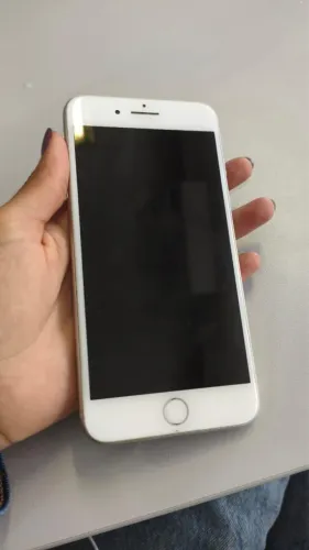 iPhone 8 Plus 900 reais
