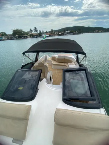 ALUGUEL DE LANCHA e JET SKI EM CABO FRIO