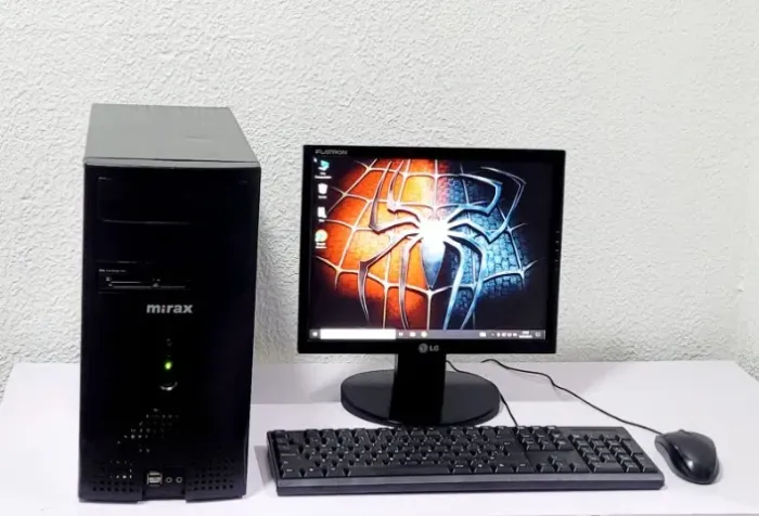 Computador i5 com 120GB SSD e 4GB Memória