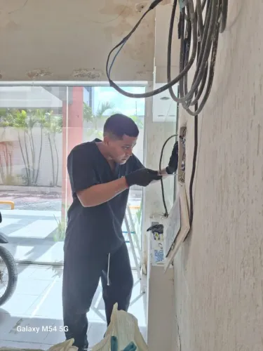 Eletricista  predial formado pelo grau tecnico