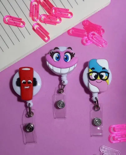 Porta-Crachá Retrátil Roller Clip Divertido Personalizados Super heróis - Capitão América,