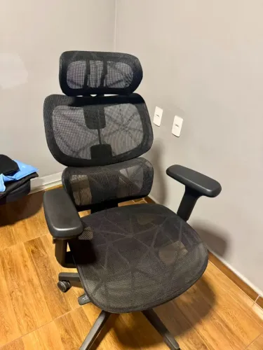 Cadeira De Escritorio Ergonomica Elements Siggy Preta