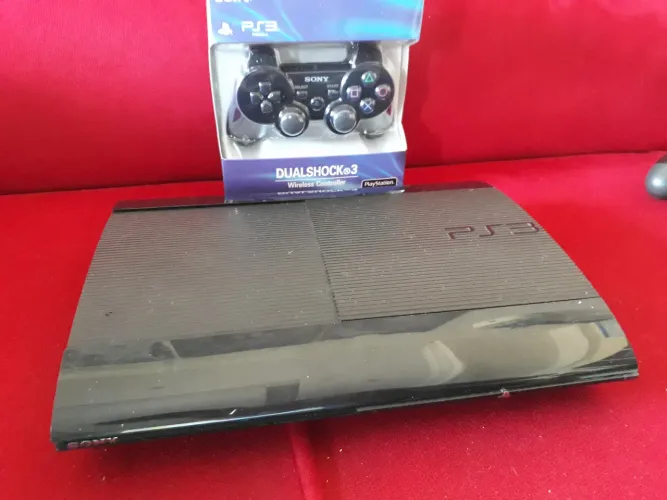 Ps3 super slim 500 GB - 180 Jogos