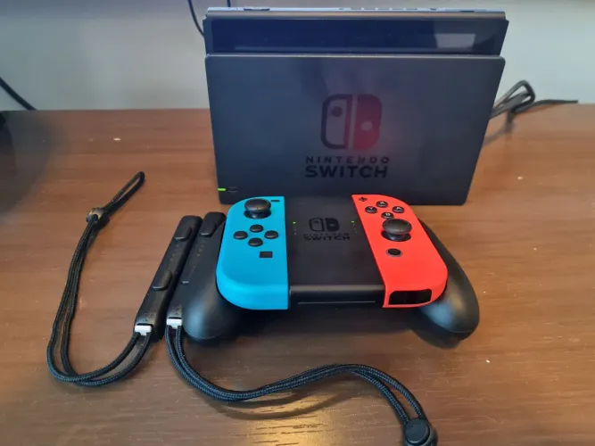 Nintendo Switch V2 (Usado)