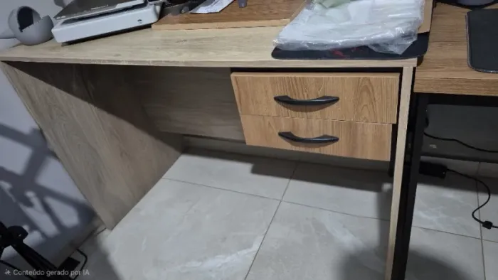 Mesa para escritório - 2 gavetas