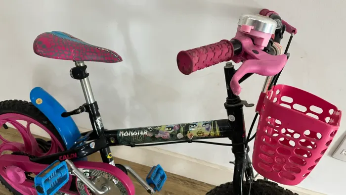 Bicicleta infantil Caloi aro 16 monster high
