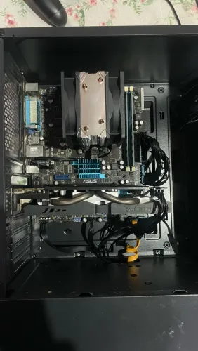Vendo gabinete completo mais mouse e teclado