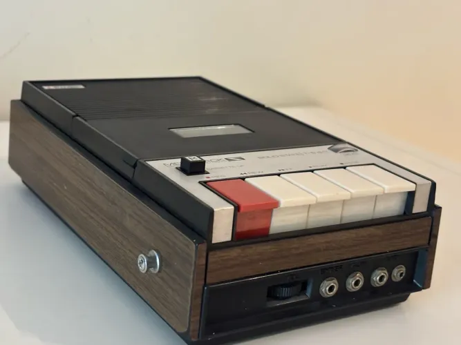 Gravador Fita K7 Mitsubishi Electric ano 1975