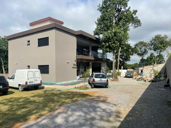Chácara à venda em Braganã Paulista - SP com 7.200 m² , 200 árvores frutíferas