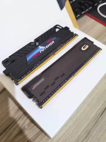 Memória RAM 2x8GB 3200MHz DDR4