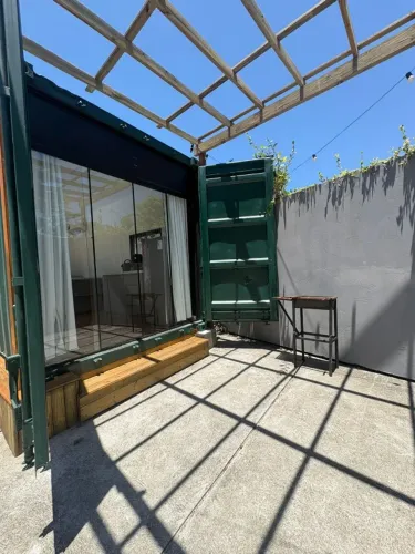 Apartamentos complestos em container 30 pés