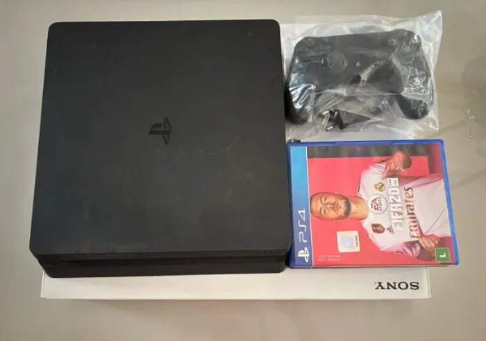 PS4 Slim 1TB + Controle Original + FIFA 20 + Fallout 76