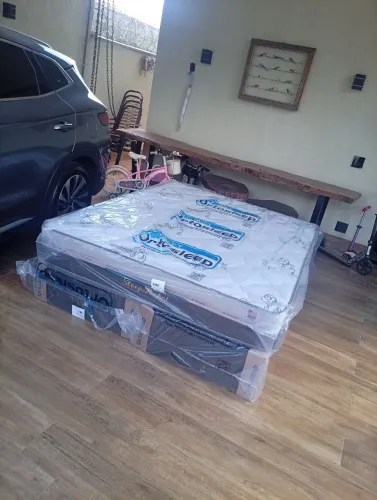 Cama Queen box e colchão