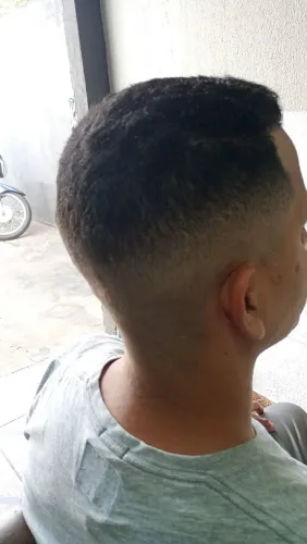 Ensino a corta e atendo no delivery