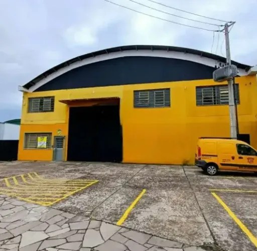 Pavilhão com 1200m2 em Avenida de Grande Circulação