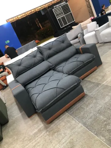 Sofá retrátil e reclinável