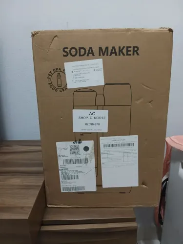 Máquina para gaseificar água.