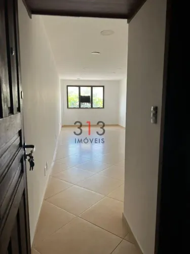 Excelente oportunidade no Recreio dos Bandeirantes Sala comercial com 33 m2 muito bem dist