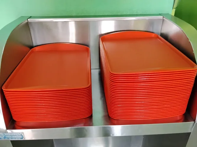 Vendo bandeja para restaurante 