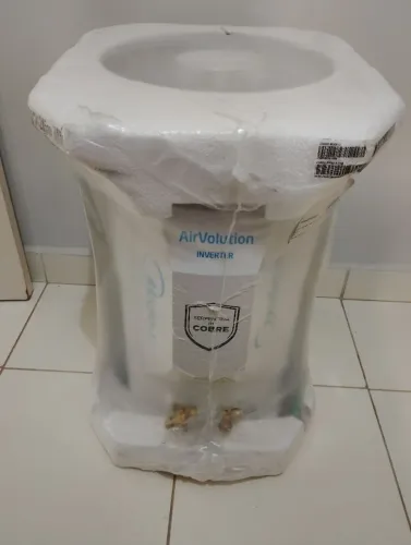 Ar condicionado novo na embalagem