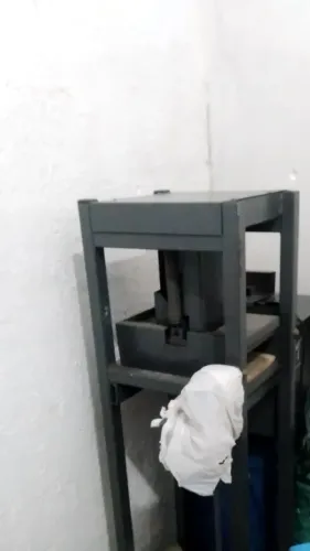 Maquina fazer chinelo