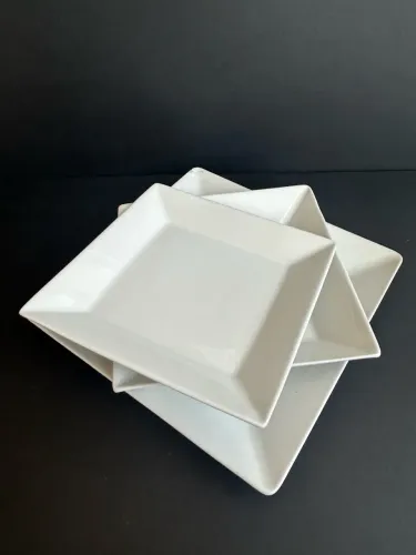 Conjunto de Pratos Quadrados Oxford em Porcelana Branca - Elegância e Modernidade
