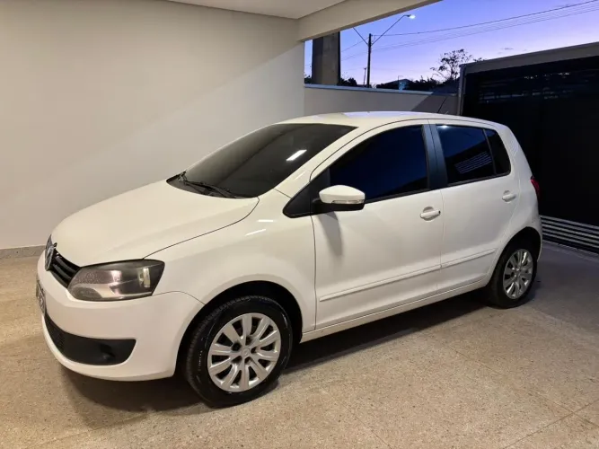 Volkswagen Fox 1.0 MI Total Flex 8V 5P 2013
