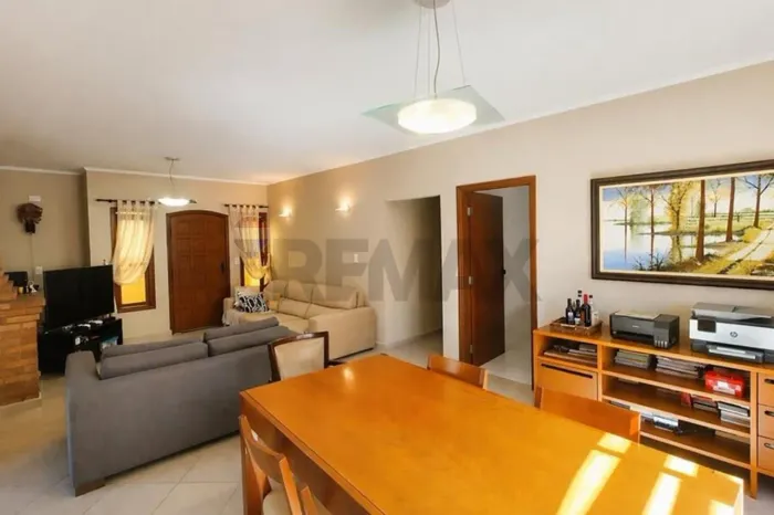 Casa no Residencial 6 em Alphaville com 4 dormitórios e piscina para locação no valor de R