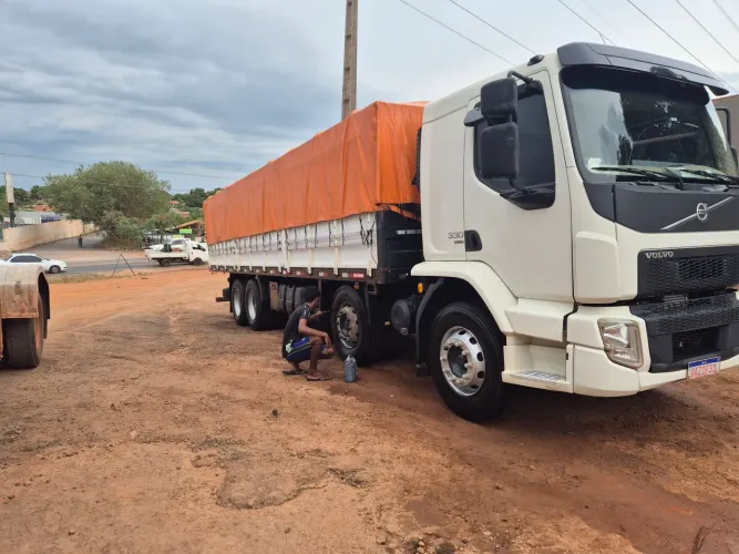 Venda volvo vm caminhão