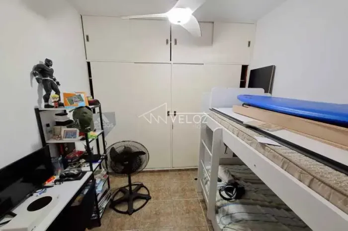 Apartamento : / Residencial / Glória