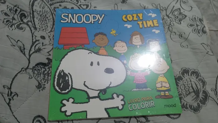 SNOOPY COZY TIME LIVRO PARA COLORIR lacrado R$ 24,99