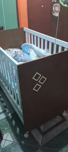 Vendo berço unisex 250 reais zap. *31