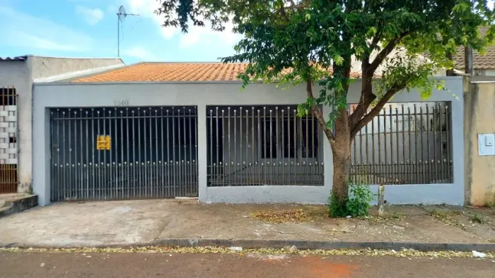 Alugo Casa R$ 1.300,00