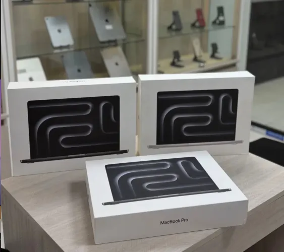 MacBook Pro M5 1 Tb 24 Ram Lacrado