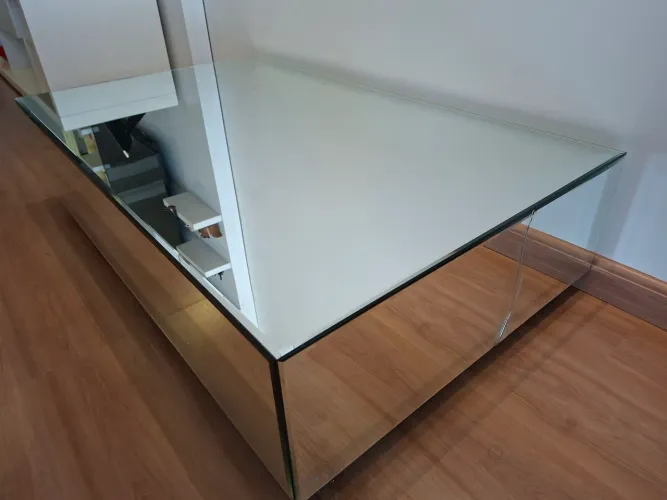 Mesa Espelhada de Centro