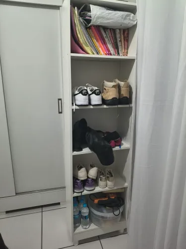 Armário Multiuso com prateleiras