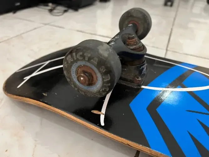 Skate Profissional, roda ricta, truck magnesium.