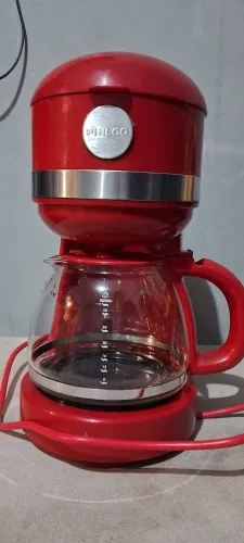 Cafeteira philco vermelha