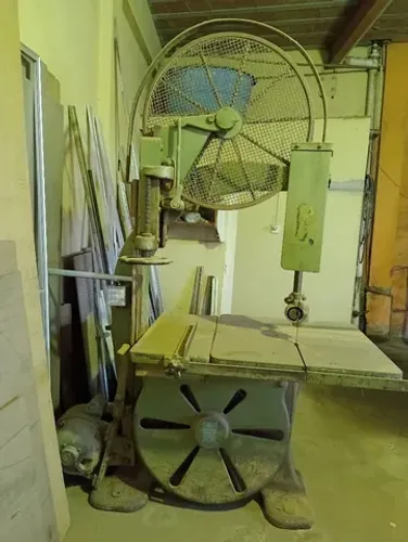 Maquina para marcenaria ( Serra Fita)