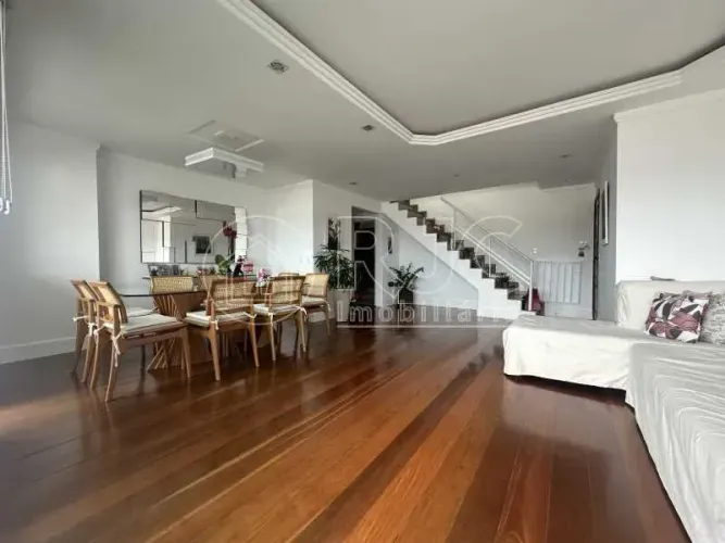 Duplex para venda possui 312 metros quadrados com 4 quartos em Tijuca - Rio de Janeiro - R