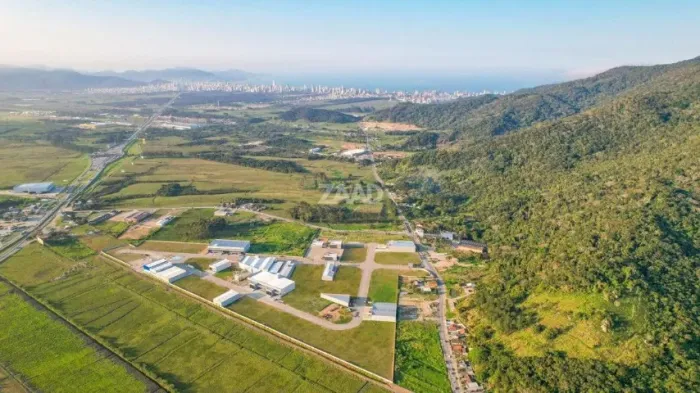 TERRENOS EM CONDOMÍNIO LOGÍSTICO AO LADO DA BR101, EM PORTO BELO SC