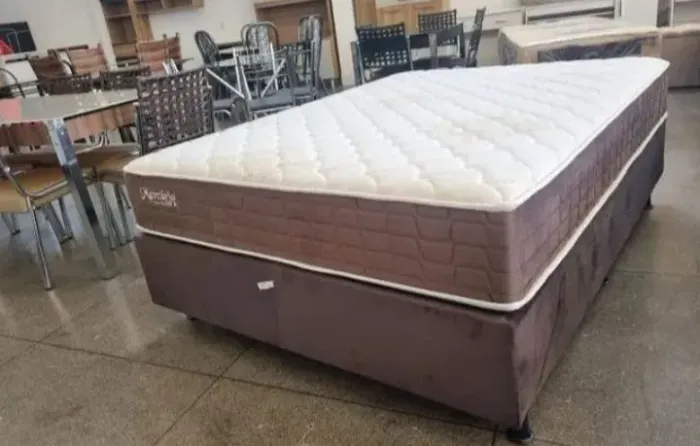Cama Box com colchão América molas ensacadas 
