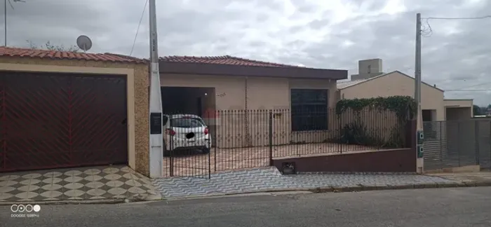 Casa à Venda em Sorocaba-SP, Vila Haro: 4 Quartos, 1 Suíte, 1 Sala, 2 Banheiros, 2 Vagas d